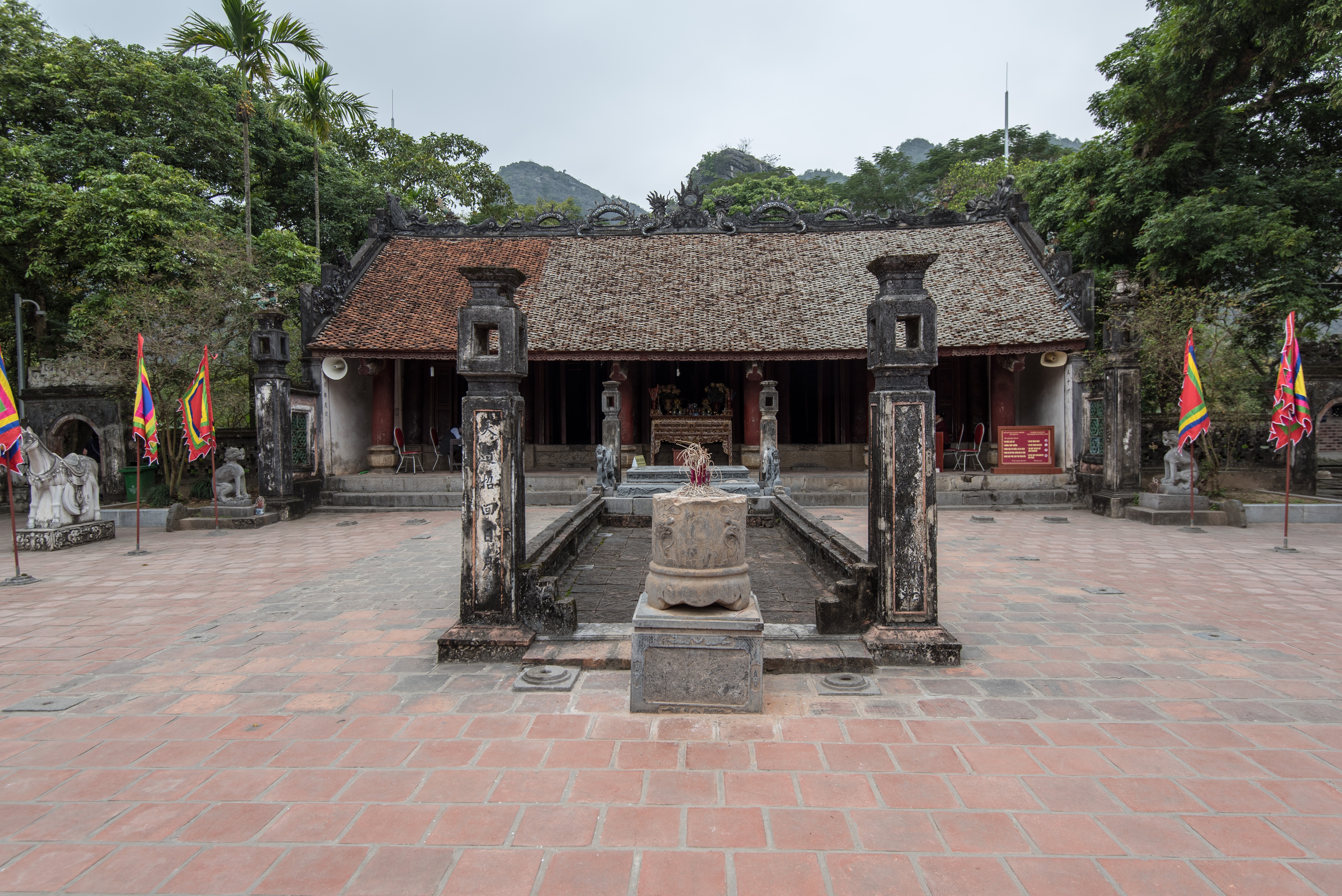 Đền thờ Vua Lê Đại Hành – người đánh tan quân Tống năm 981, bảo vệ nền độc lập Đại Cồ Việt. Nguồn: Wikimedia Commons.